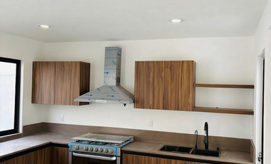 Diseño en Doble Altura y Ready para Auto Eléctrico