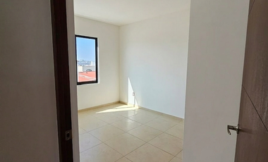 Casa Moderna en Mirador del Lago | 3 Niveles + Estudio | Gran Plusvalía