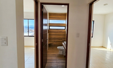 Casa Moderna en Mirador del Lago | 3 Niveles + Estudio | Gran Plusvalía