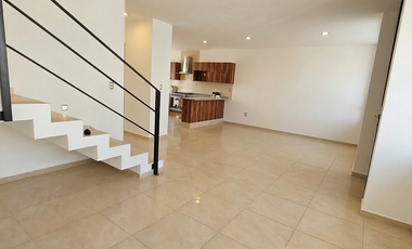 Casa Moderna en Mirador del Lago | 3 Niveles + Estudio | Gran Plusvalía