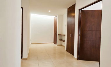 Casa Moderna en Mirador del Lago | 3 Niveles + Estudio | Gran Plusvalía