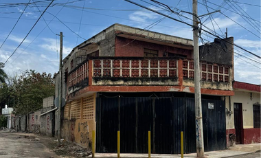 Casa en venta para remodelar a una cuadra de la Av. Itzaes