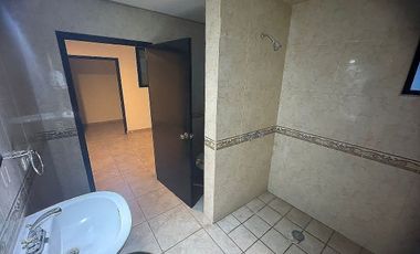 Local en Tejeda Av. Amsterdam