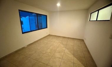 Local en Tejeda Av. Amsterdam