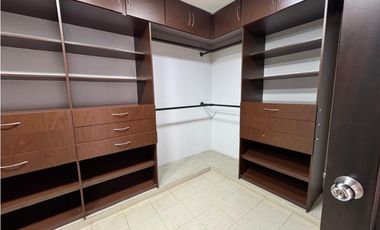 CASA AMPLIA Y RODEADA DE VERDE  EN UNIDAD EN PANCE