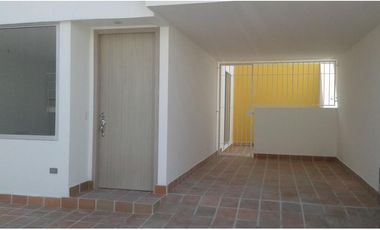 Casa Esquinera en Conjunto cerrado cerca a la playa - 060-