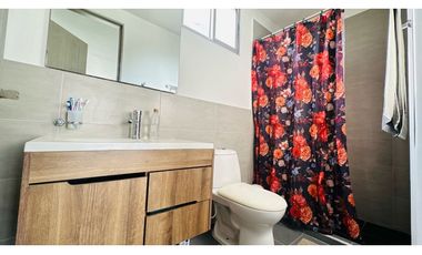 Casa Esquinera en Conjunto cerrado cerca a la playa - 060-