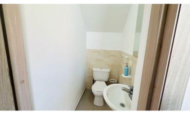 Casa Esquinera en Conjunto cerrado cerca a la playa - 060-