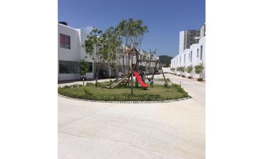 Casa Esquinera en Conjunto cerrado cerca a la playa - 060-