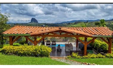 SE VENDE FINCA EN EL PEÑOL ANTIOQUIA