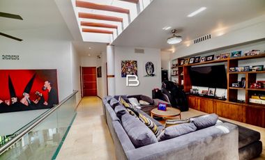Isla Dorada  Casa en Venta con Muelle