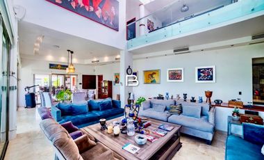 Isla Dorada  Casa en Venta con Muelle