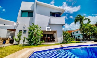Isla Dorada  Casa en Venta con Muelle