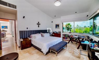 Isla Dorada  Casa en Venta con Muelle