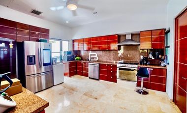 Isla Dorada  Casa en Venta con Muelle