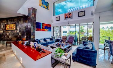 Isla Dorada  Casa en Venta con Muelle