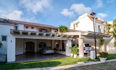 Casa Amueblada en Venta en Isla Dorada