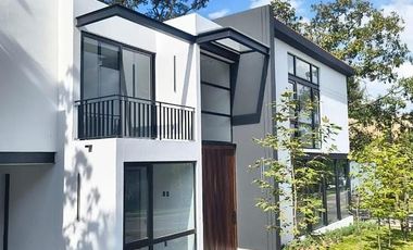 Residencia Sofía en El Cielo Country Club: Elegancia y Vida de Alto Nivel