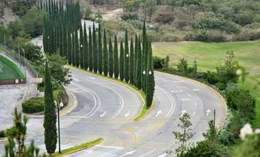 Residencia Sofía en El Cielo Country Club: Elegancia y Vida de Alto Nivel