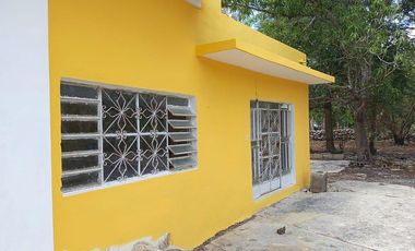 Casa con Amplio Terreno en Esquina en Venta en Tepakan