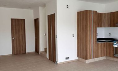 Casa en venta con recamara en planta baja frente a Sonterra Queretaro