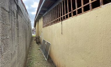 SE VENDE CASA EN PRADERAS DE SAN ANTONIO DE 3 HABITACIONES CON TERRAZA