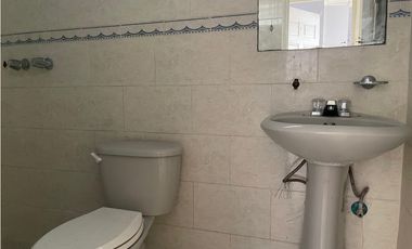 SE VENDE CASA EN PRADERAS DE SAN ANTONIO DE 3 HABITACIONES CON TERRAZA