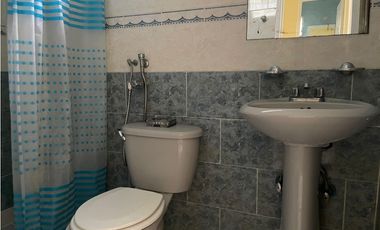SE VENDE CASA EN PRADERAS DE SAN ANTONIO DE 3 HABITACIONES CON TERRAZA