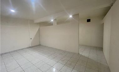 ALQUILE DE LOCAL COMERCIAL EN PH TORRES DEL CRISOL I EN PISO BAJO