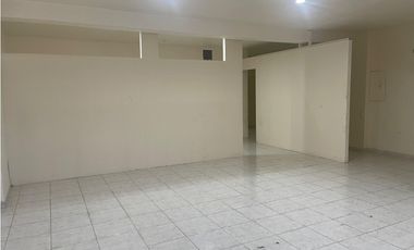 ALQUILE DE LOCAL COMERCIAL EN PH TORRES DEL CRISOL I EN PISO BAJO
