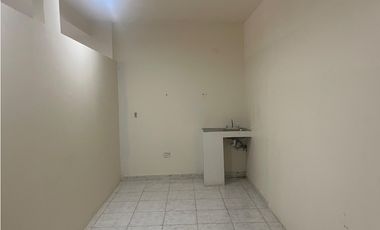 ALQUILE DE LOCAL COMERCIAL EN PH TORRES DEL CRISOL I EN PISO BAJO