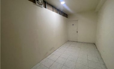 ALQUILE DE LOCAL COMERCIAL EN PH TORRES DEL CRISOL I EN PISO BAJO
