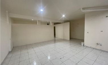 ALQUILE DE LOCAL COMERCIAL EN PH TORRES DEL CRISOL I EN PISO BAJO