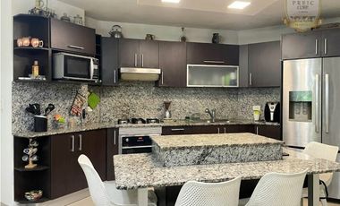 VENTA DE OPORTUNIDAD, APTO CON JARDN EN ALTAMIRA GARDENS (MC)