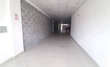 ALQUILO LOCAL EN PLAZA WEST EN ARRAIJAN NUEVO ARRAIJAN 200MTS