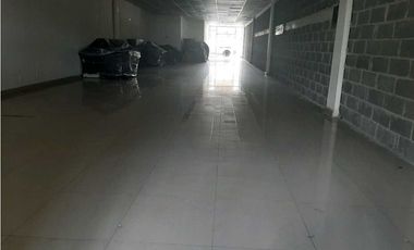 ALQUILO LOCAL EN PLAZA WEST EN ARRAIJAN NUEVO ARRAIJAN 200MTS