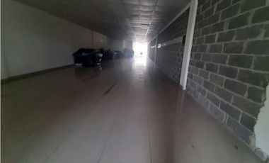 ALQUILO LOCAL EN PLAZA WEST EN ARRAIJAN NUEVO ARRAIJAN 200MTS