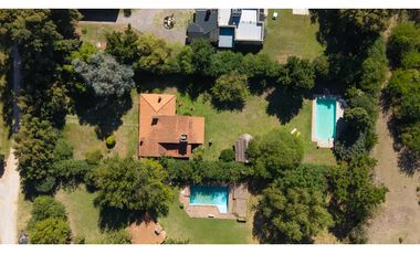 Casa Quinta Con Piscina Y Gran Parque En Luján Lote De 1.958 M²- Lujan