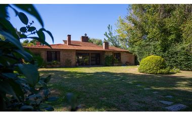 Casa Quinta Con Piscina Y Gran Parque En Luján Lote De 1.958 M²- Lujan