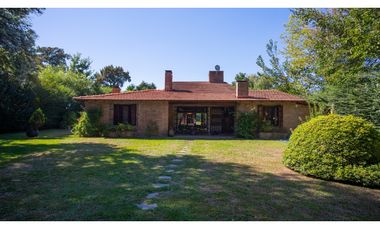 Casa Quinta Con Piscina Y Gran Parque En Luján Lote De 1.958 M²- Lujan