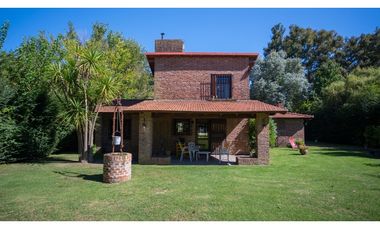 Casa Quinta Con Piscina Y Gran Parque En Luján Lote De 1.958 M²- Lujan