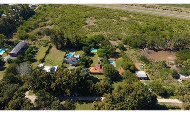 Casa Quinta Con Piscina Y Gran Parque En Luján Lote De 1.958 M²- Lujan