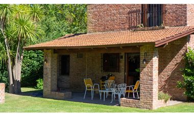 Casa Quinta Con Piscina Y Gran Parque En Luján Lote De 1.958 M²- Lujan