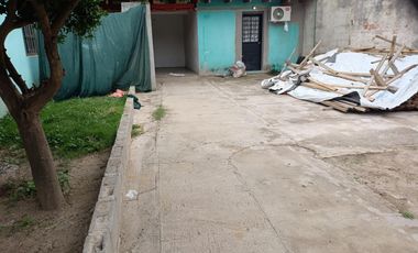 Alquiler Casa 2 dormitorios cochera z/Escuela Parque Republica.