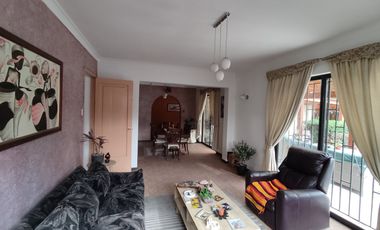 600 m² terreno | Casa aislada 225 m² | Piscina temperada | 4 estacionamientos | Macul