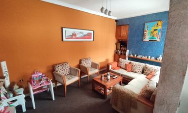 600 m² terreno | Casa aislada 225 m² | Piscina temperada | 4 estacionamientos | Macul