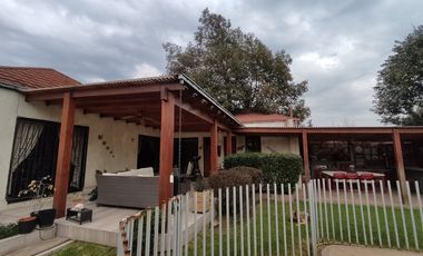 600 m² terreno | Casa aislada 225 m² | Piscina temperada | 4 estacionamientos | Macul