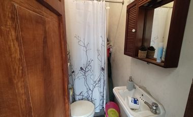 600 m² terreno | Casa aislada 225 m² | Piscina temperada | 4 estacionamientos | Macul