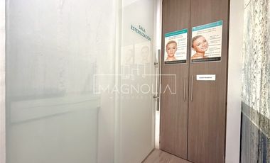 Local Comercial en Arriendo en ESPECTACULAR OFICINA ESTETICA Y ODONTOLOGICA COMPLETAMENTE AMOBLADA EN CAMINO EL ALBA