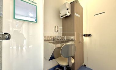 Local Comercial en Arriendo en ESPECTACULAR OFICINA ESTETICA Y ODONTOLOGICA COMPLETAMENTE AMOBLADA EN CAMINO EL ALBA